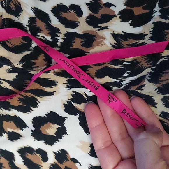 Betsey Johnson Cropped Cheetah 🐆 PJ Pants Small - Picture 7 of 9